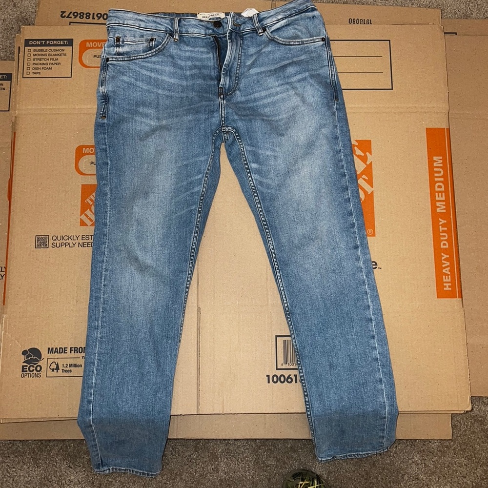 Great pair of straight leg jeans